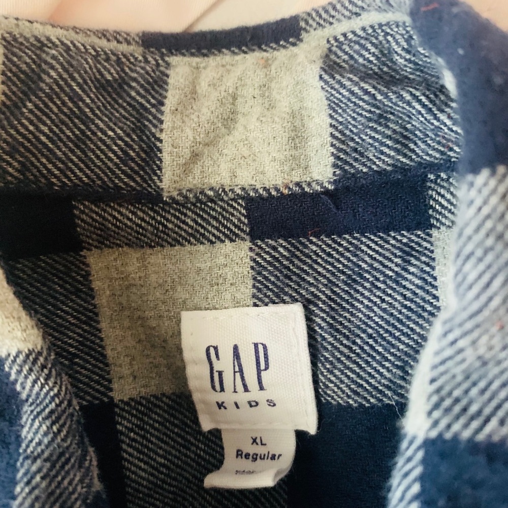 Gap long sleeve button down